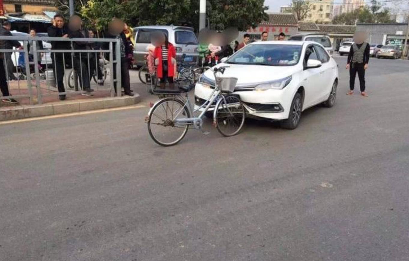 纸糊车再次被曝光,公认纸糊车惨遭曝光