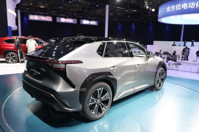 想买新能源车没指标,纯电suv丰田bz4x试驾体验