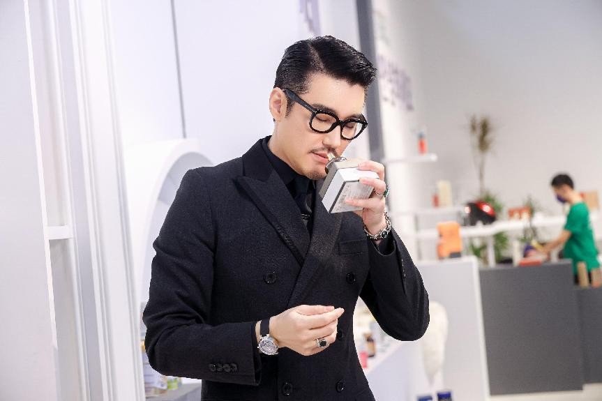 鑳″叺鍏ㄧ悆涔版墜,鑳″叺澶╃尗濂㈠搧鍏ㄧ悆涓荤悊