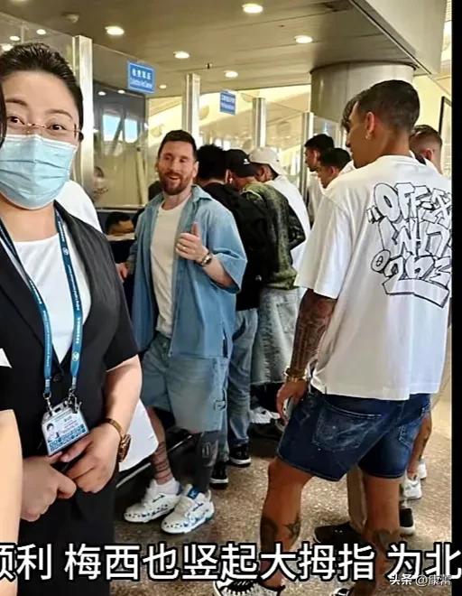 老爸看梅西获胜激动的哭了,梅西家人来看梅西惊喜