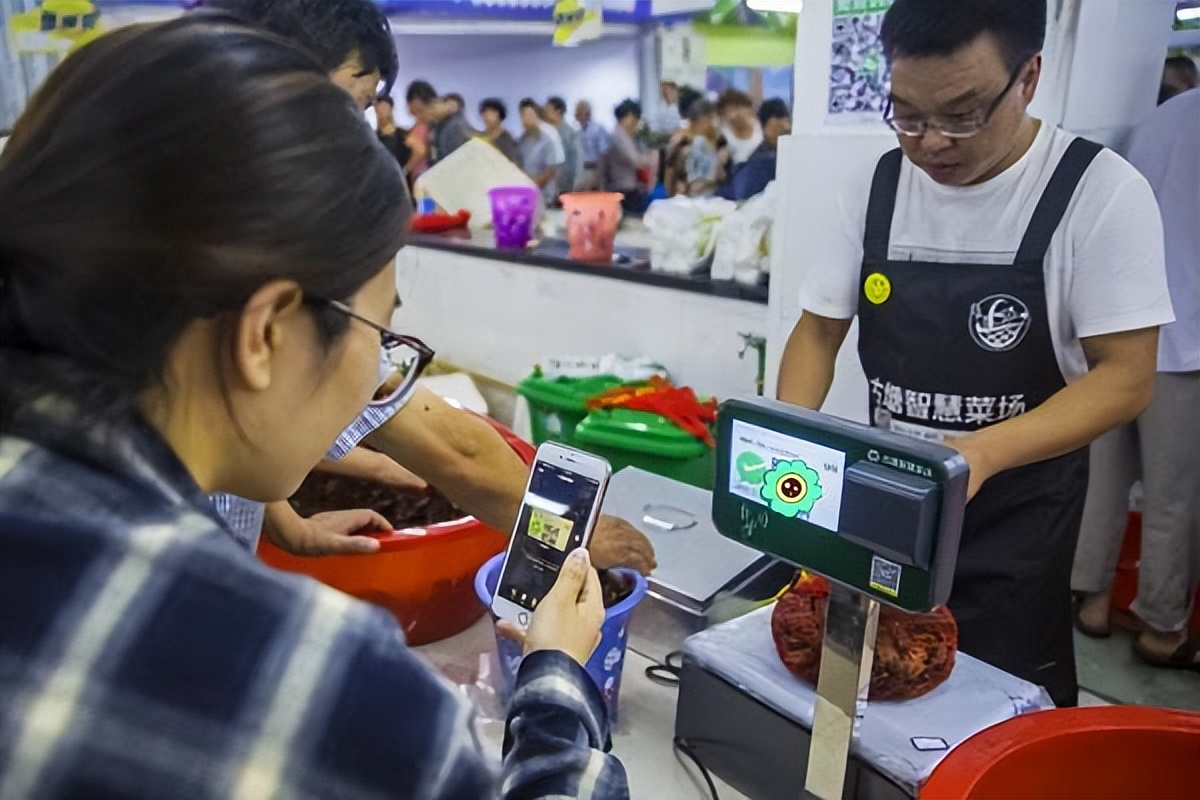 花呗提前还款和按时还款有区别吗,花呗提前还款好还是按时还款好