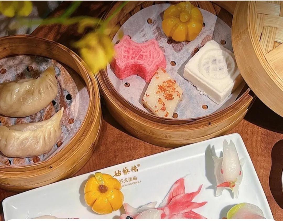 我在日本北京楼当伙计，绝活是苏州船点，日本人套磁想学