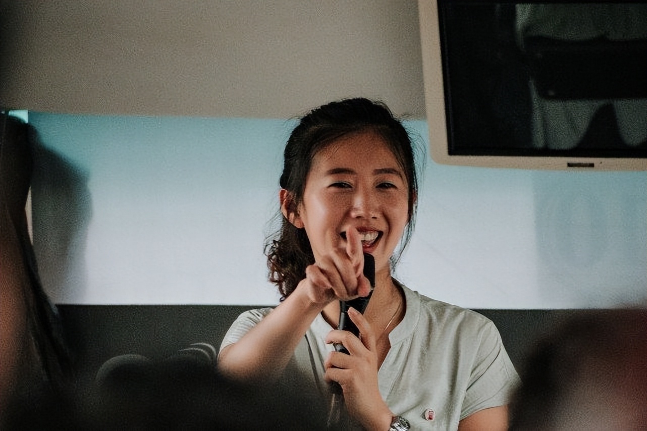 朝鲜大妈导游,朝鲜导游月收入多少