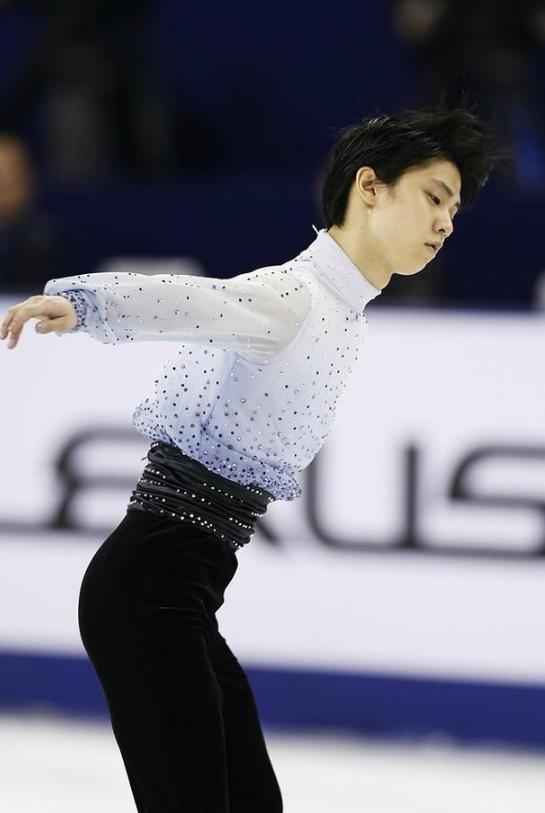羽生结弦考斯滕有多少钻,羽生结弦蓝色的考斯滕视频