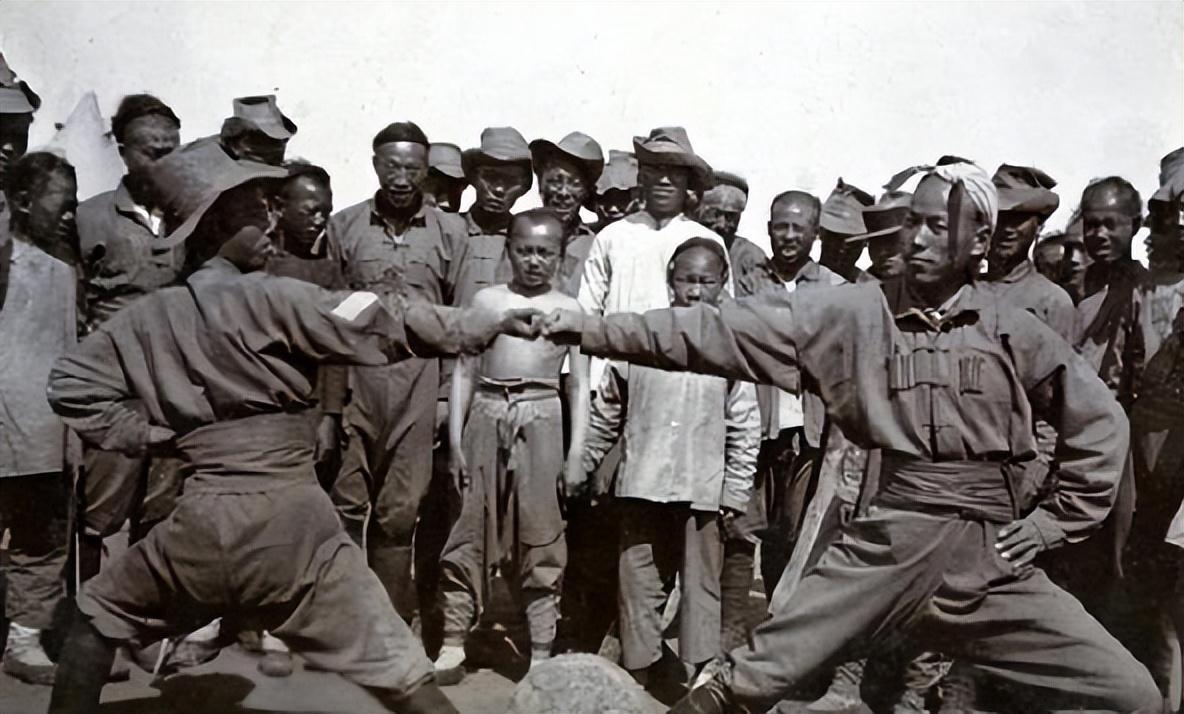 鏃ユ湰渚靛崕鍏借鐓х墖,渚靛崕鏃ュ啗鍏借缁濈増鐓х墖