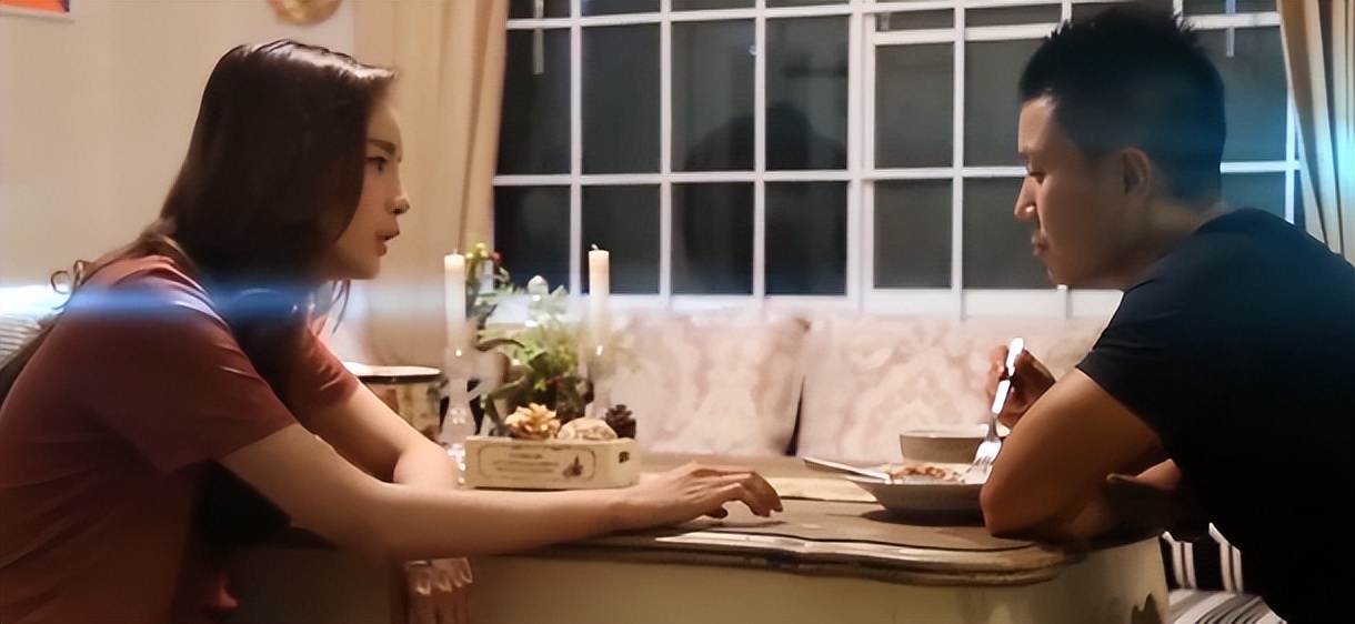 泰国皇后妮莎百科,泰国皇后妮莎颜值