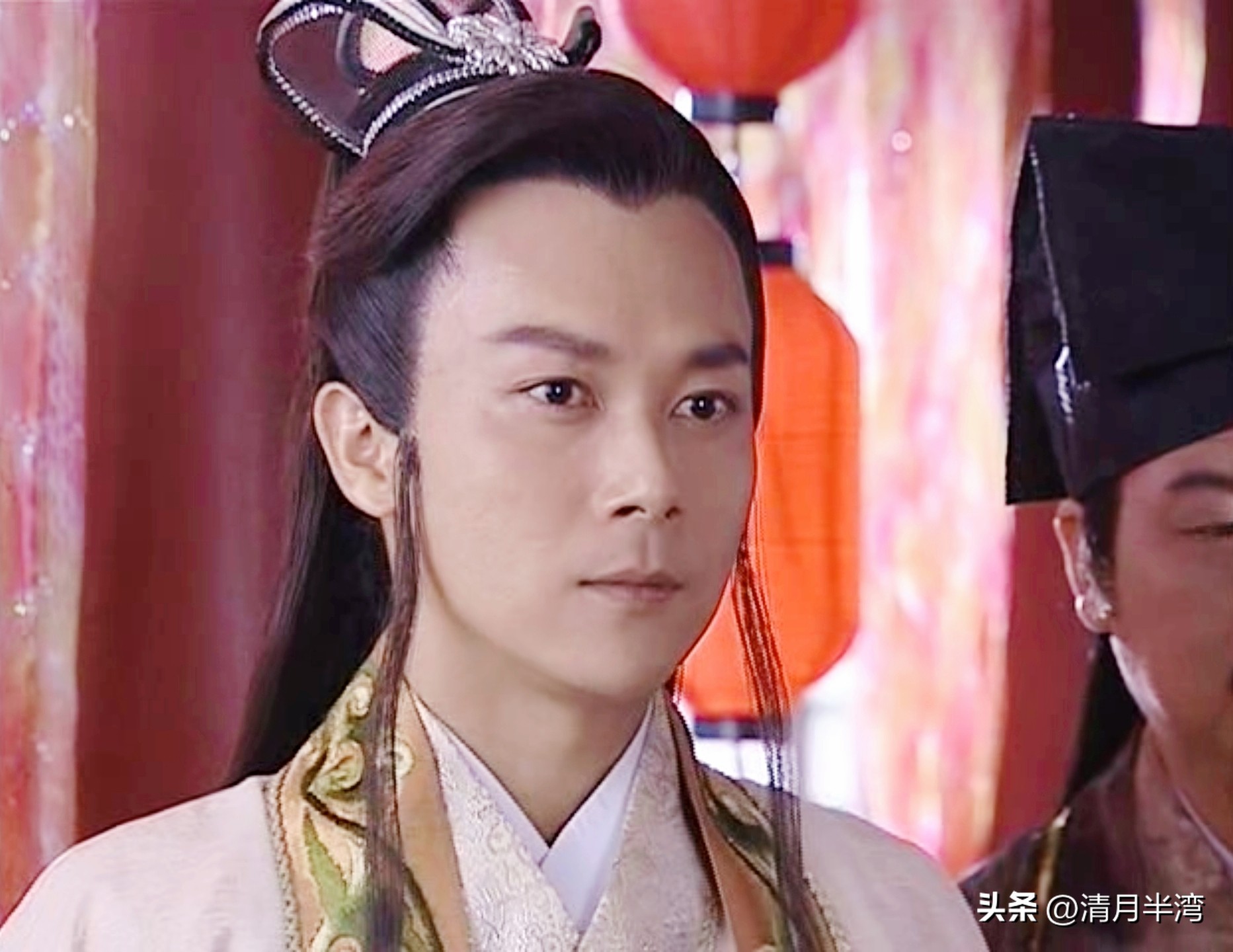 走路像街溜子就别尬演贵公子,8位男星告诉你,什么才是矜贵优雅