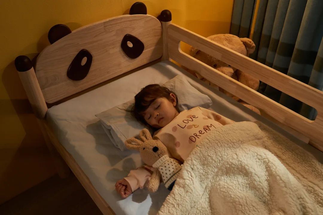 爱果乐儿童家具品牌排行榜,爱果乐儿童学习桌椅配件