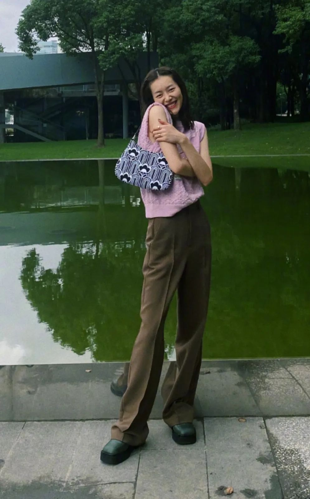 小个子穿什么鞋子更好看显得更高,显高显腿细的鞋推荐