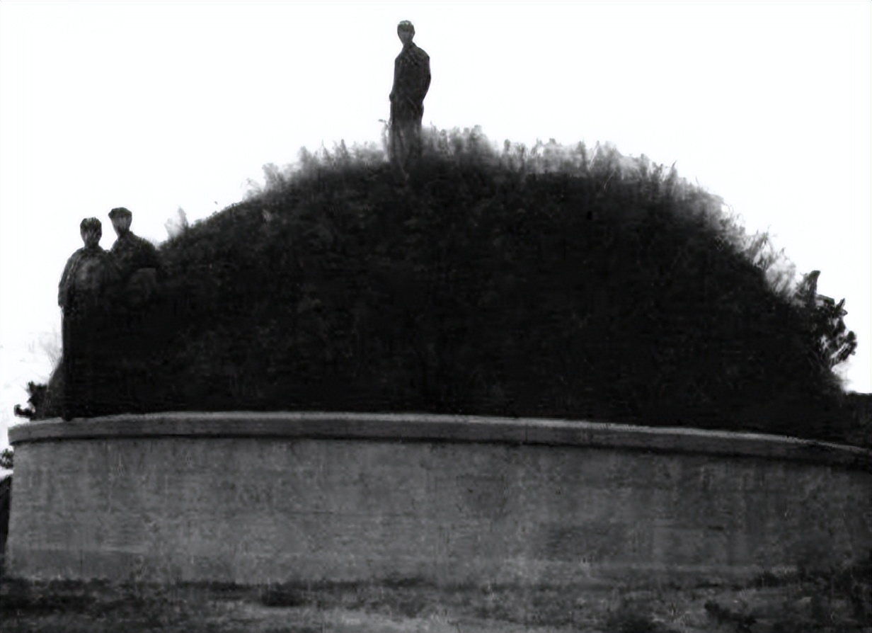 汪精卫炸开坟墓时的样子,汪精卫被炸掉的坟墓图片