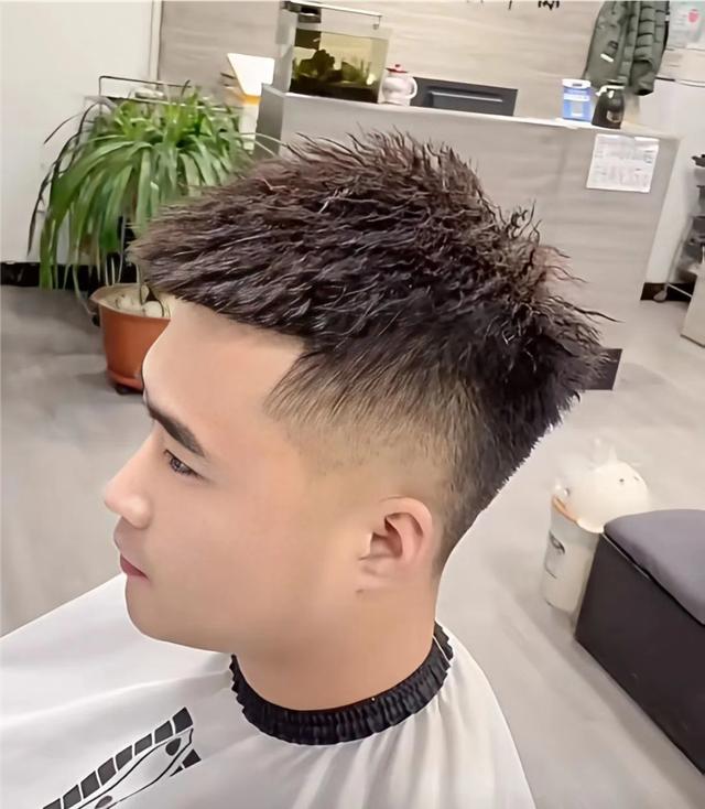 15款流行男发推荐,这10款男发简单干净又显气质