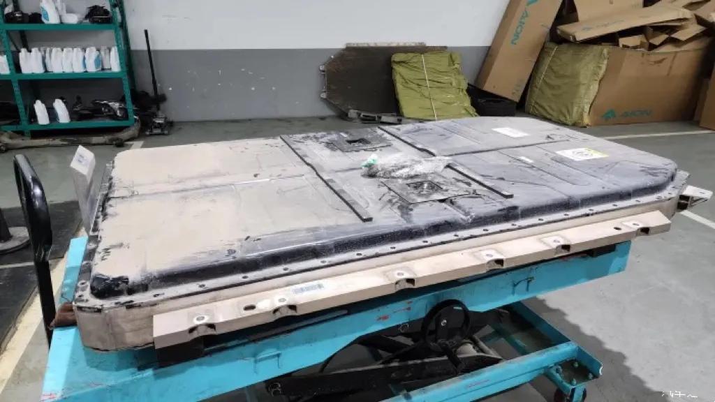 广汽埃安aiony换电池多少钱,广汽埃安y600km用的什么电池