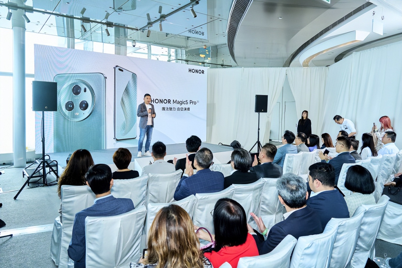 赵明供应荣耀超越华为,荣耀赵明谈华为满血回归