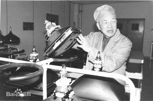 涓浗棣栧眾鐓ф槑琛屼笟鍗佸ぇ鏉板嚭浜虹墿,鐓ф槑鍗佸ぇ鏉板嚭浜虹墿