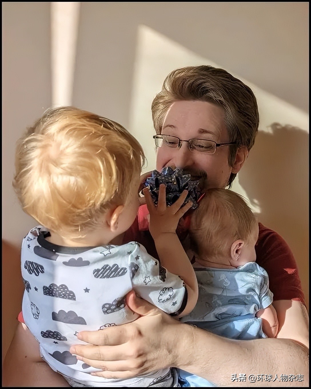 逃亡9年，入籍俄罗斯，*诺斯**登都是为了儿子？