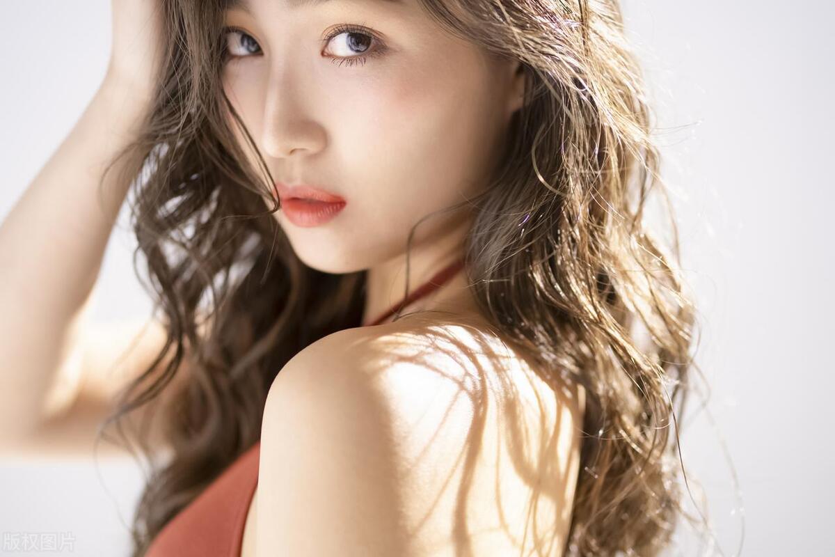 人若简单人生才能清澈情感语录,做人要像一杯干净的水清澈透明