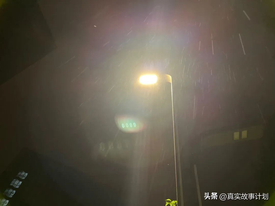 神曲背后,背景音乐背后的男人