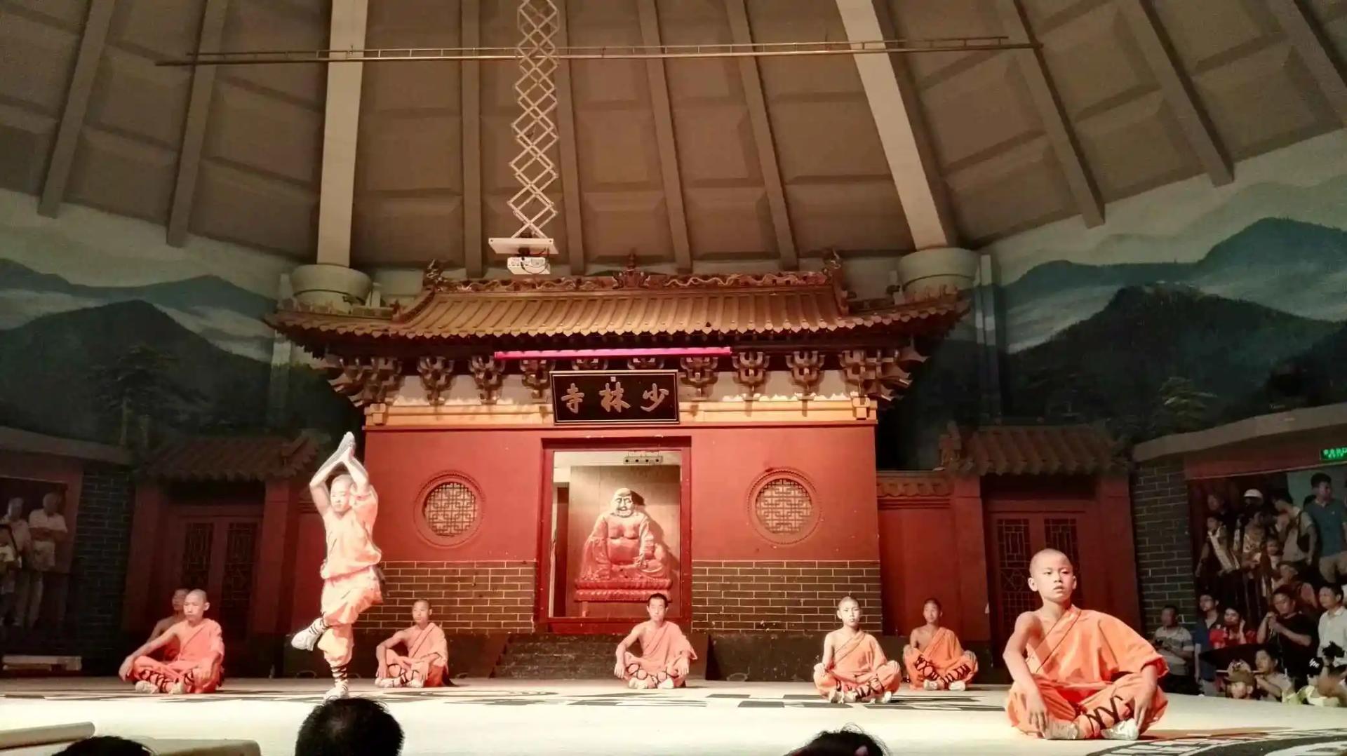 搞地产、造网红、开直播，少林寺什么时候变味了？