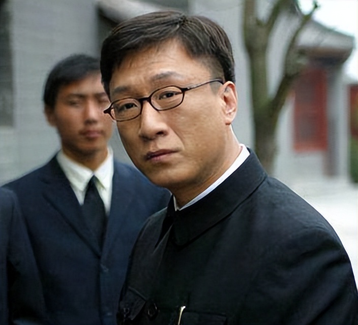 有哪些颜值逆天还有演技的男演员,颜值不高但演技好的男演员