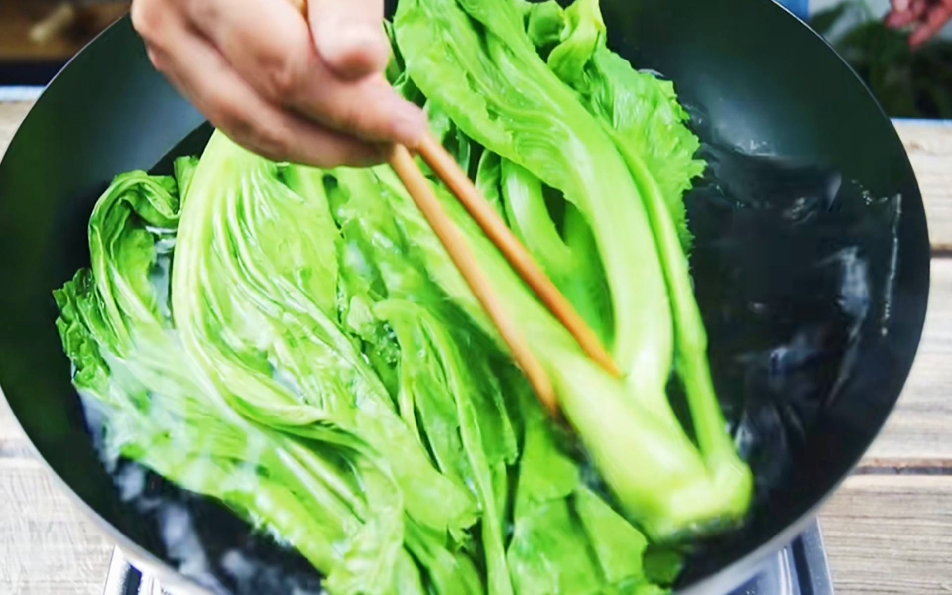 手把手教你腌酸菜的正确做法,广东阿姨分享腌酸菜的方法