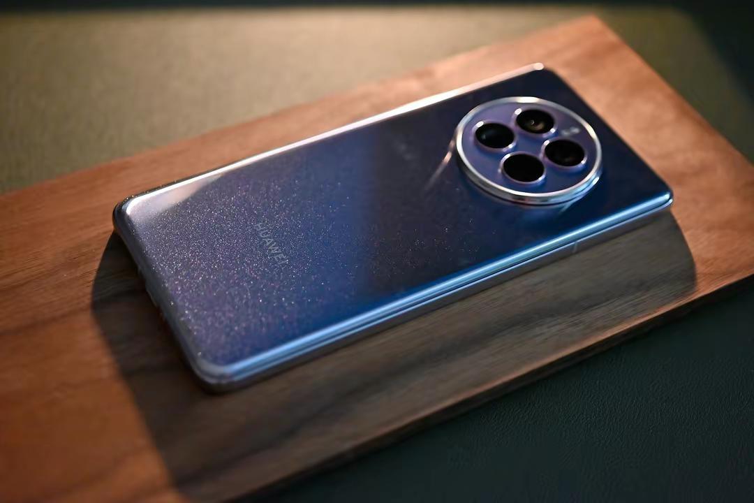 华为手机目前最值得入手的4款,华为手机目前最值得入手三款