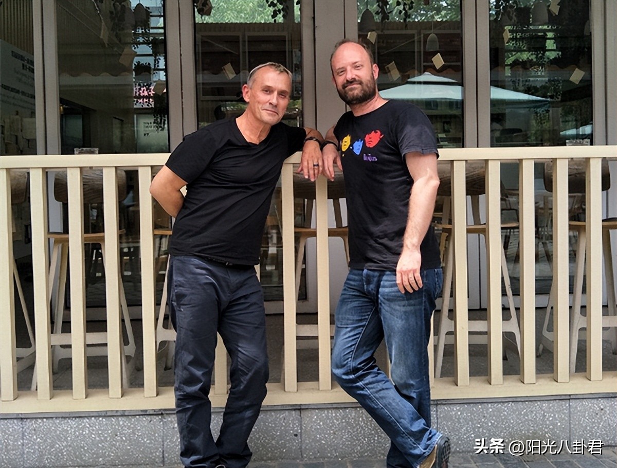 五位在华发展的美国男星,说各地方言娶中国妻子,父母以他们为荣