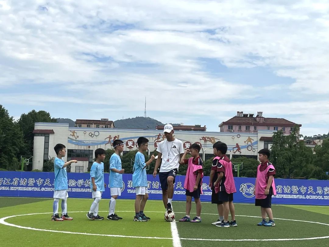 融爱故事丨绿茵场上吸睛的孤独症足球队