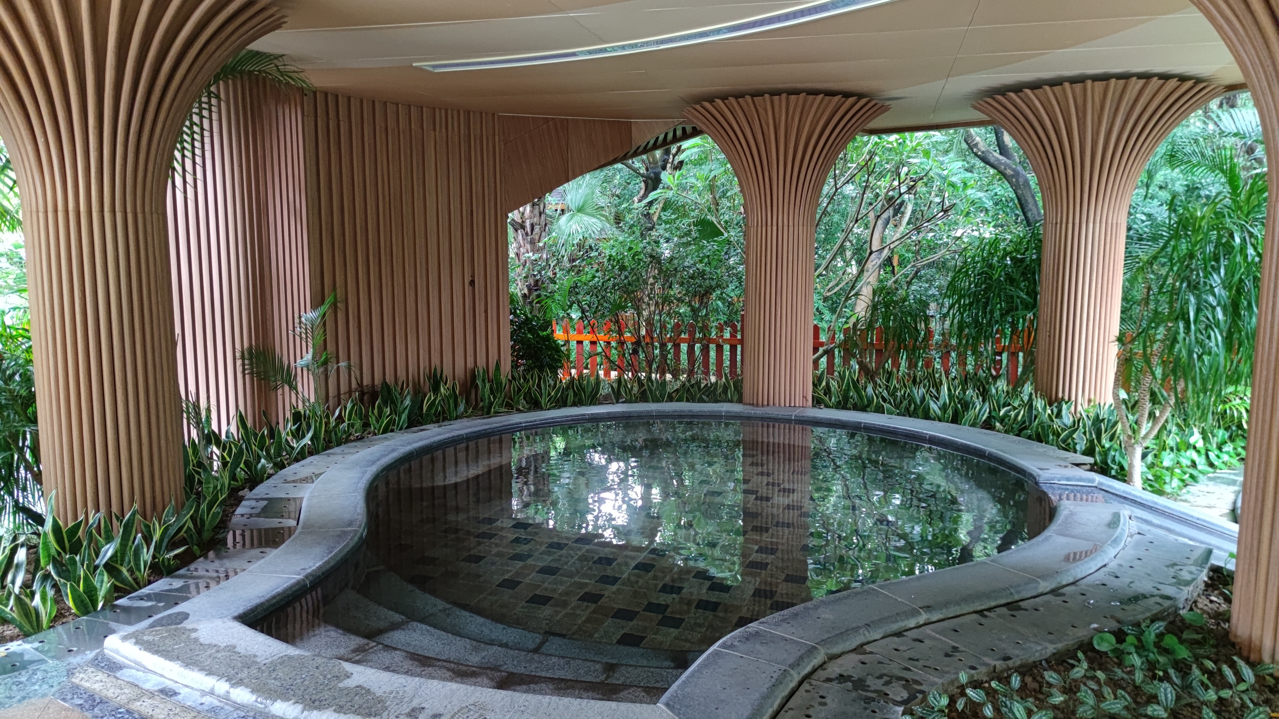 广东最值得推荐的温泉度假村,广东第一峰温泉是真温泉