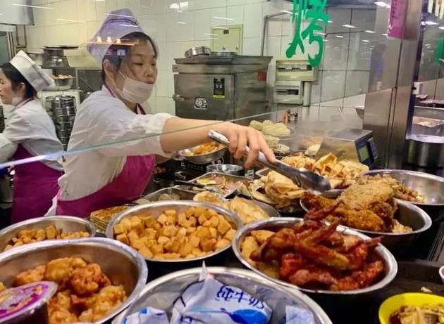 大学食堂违规案例,大学食堂的猫腻