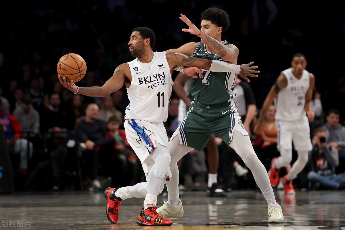 拉塞尔一打欧文就来劲,欧文单换拉塞尔