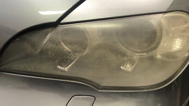 大灯发黄一招搞定,大灯发黄先别扔