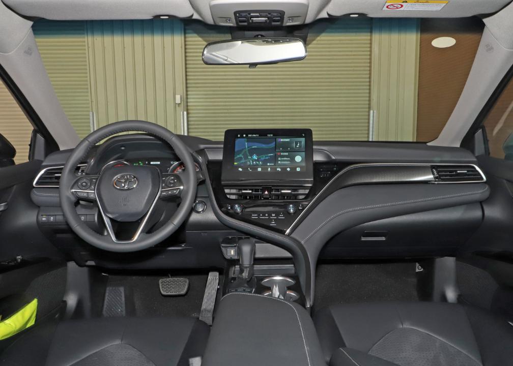 丰田凯美瑞2021款2.0锋尚版落地价,丰田凯美瑞2.5s锋尚版2023款黑色