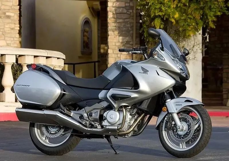 本田nt1100旅行摩托车试驾,本田nt1100摩旅版官方价格