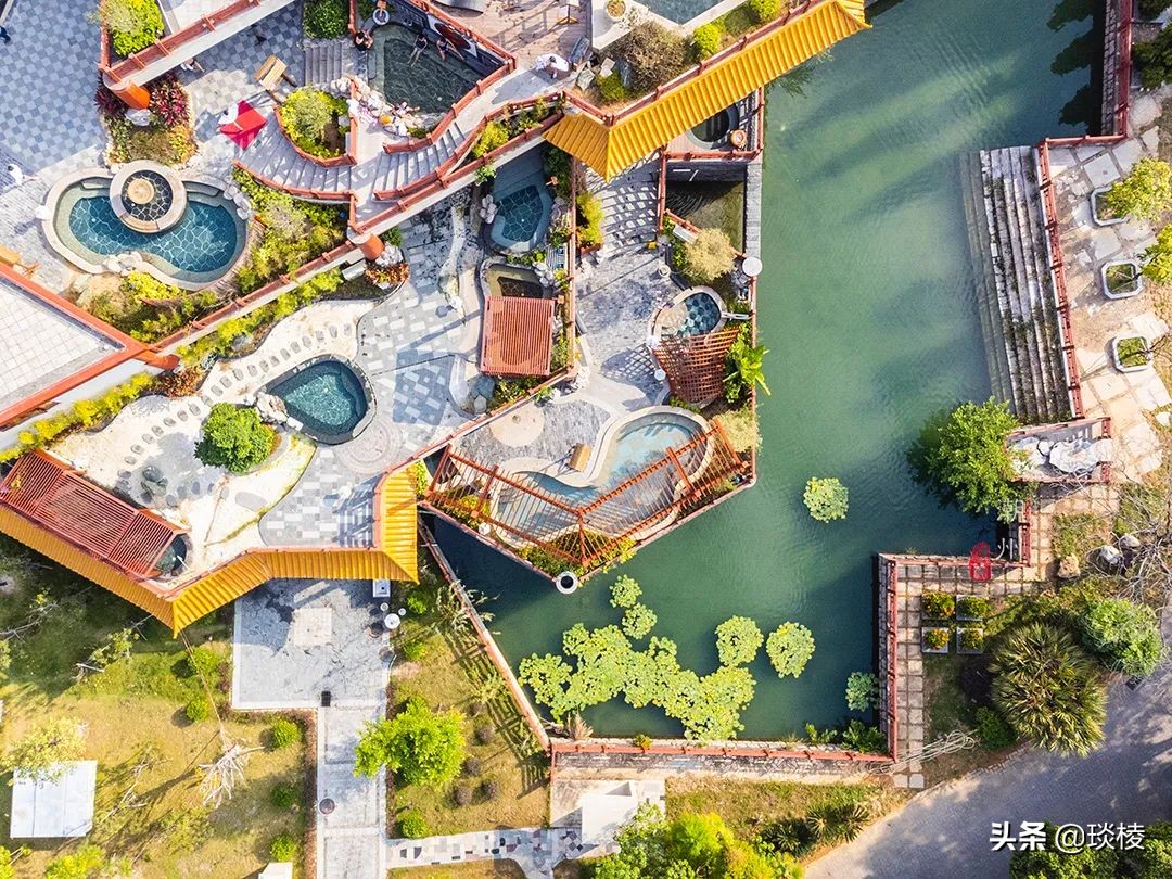 空中也能泡温泉?这个度假村,泡池层层叠叠,竟像梯田一样立体