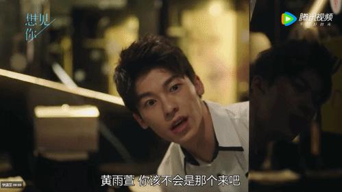 高铁卖卫生巾真“矫情”，“憋不住月经不会拿纸垫”？