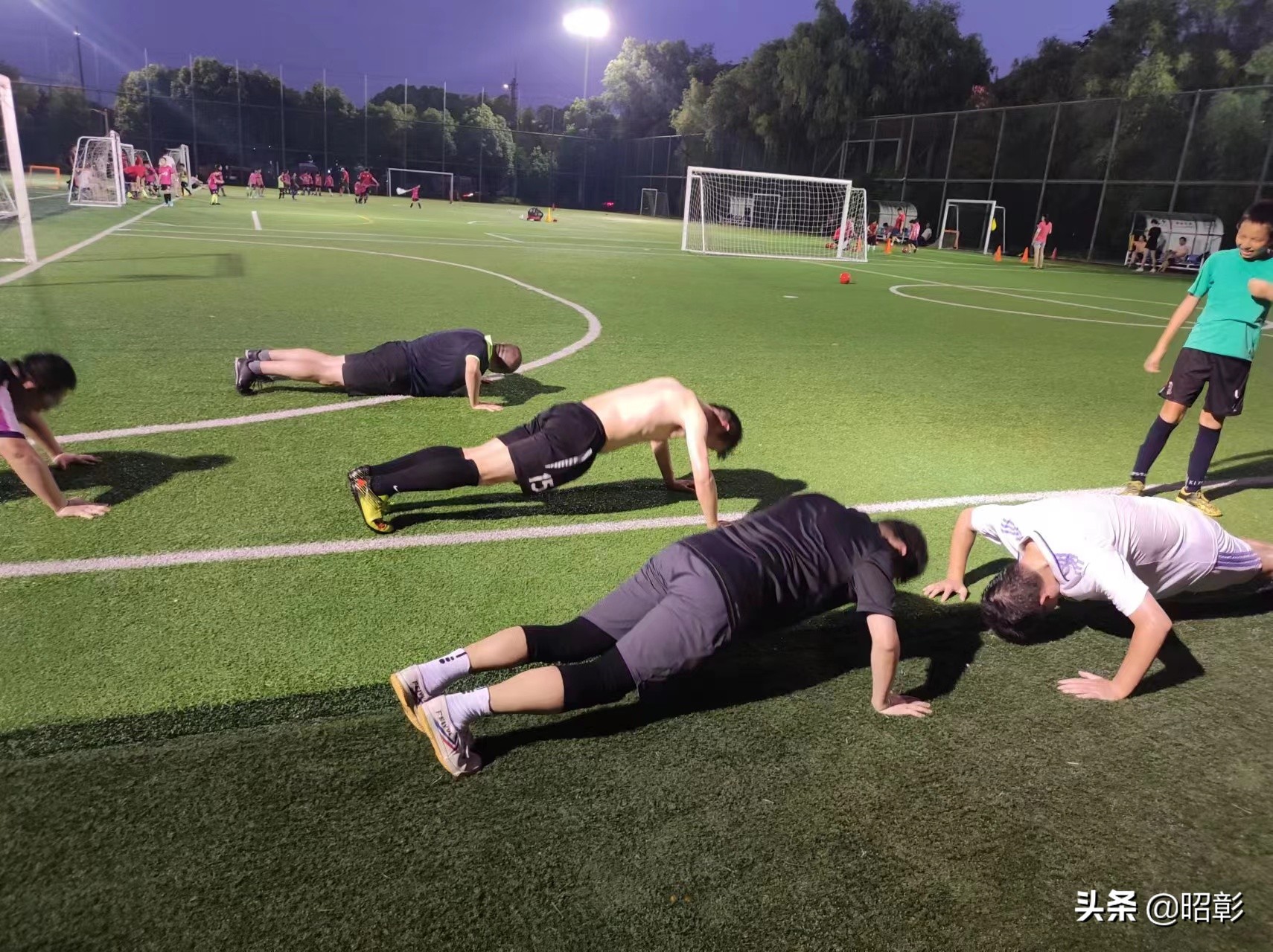 别再贩卖焦虑,别再贩卖焦虑了其实焦虑并不可怕