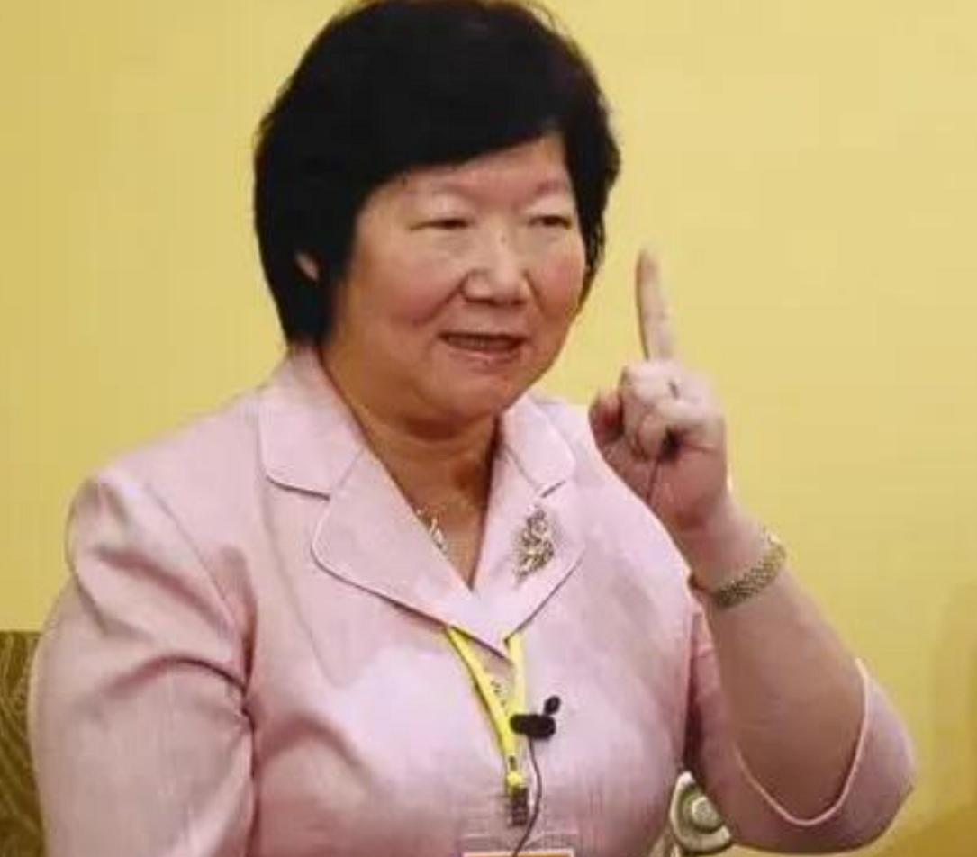 广东色贪女市长李启红：敛财1983万，为独占女婿将女儿逼成精神病