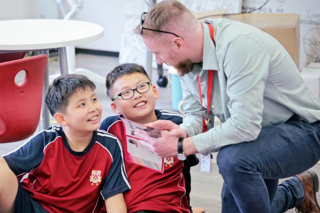 卷不动的现在，拿什么面对未来？这位校长说，给了孩子这三种知识就不用怕