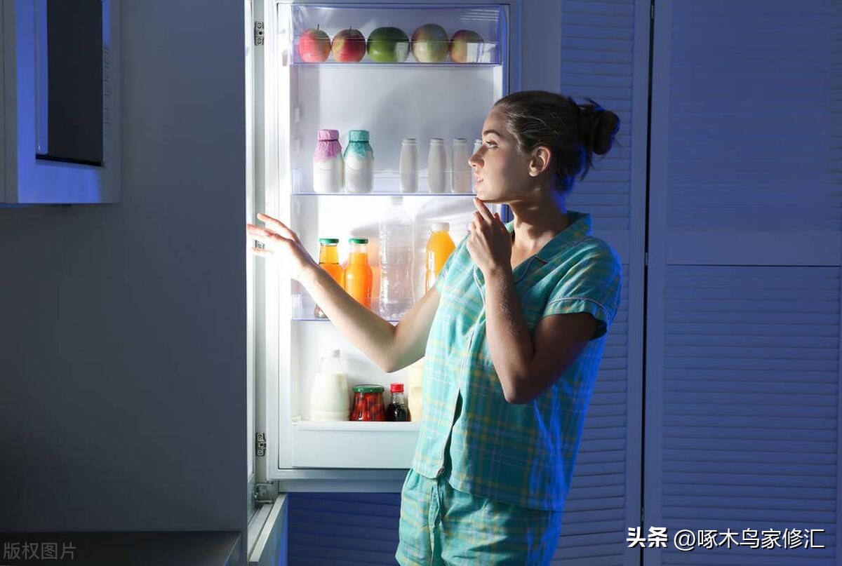 冰箱噪音大嗡嗡作响两边很烫,冰箱嗡嗡作响不制冷是怎么回事