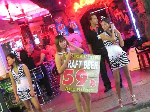 “性工作者”泛滥成灾，依靠灰色行业生存的泰国，还有救吗？