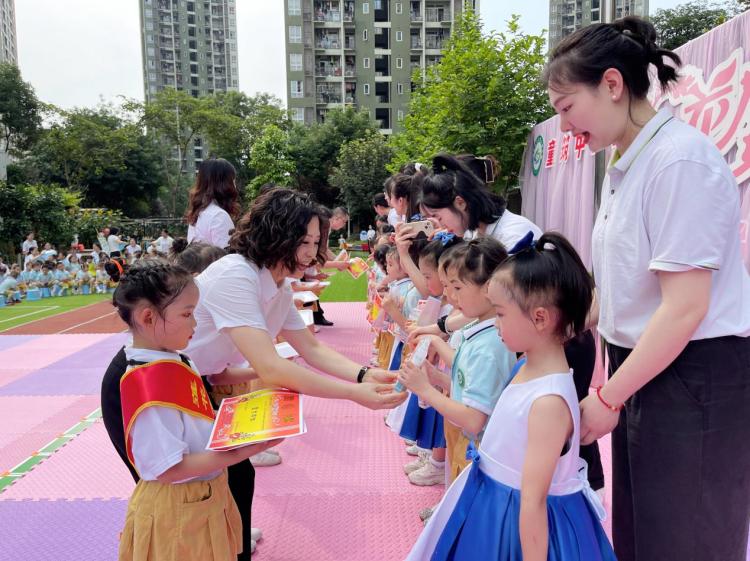 幼儿园2022年六一美食节活动通知,幼儿园六一吃货狂欢节活动方案