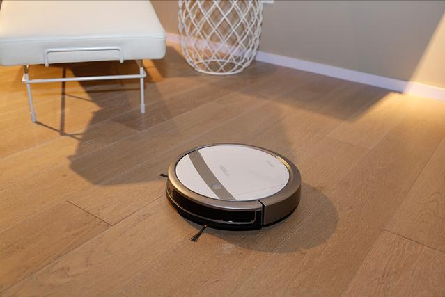 扫地机器人为什么会火,扫地机器人突然自毁了