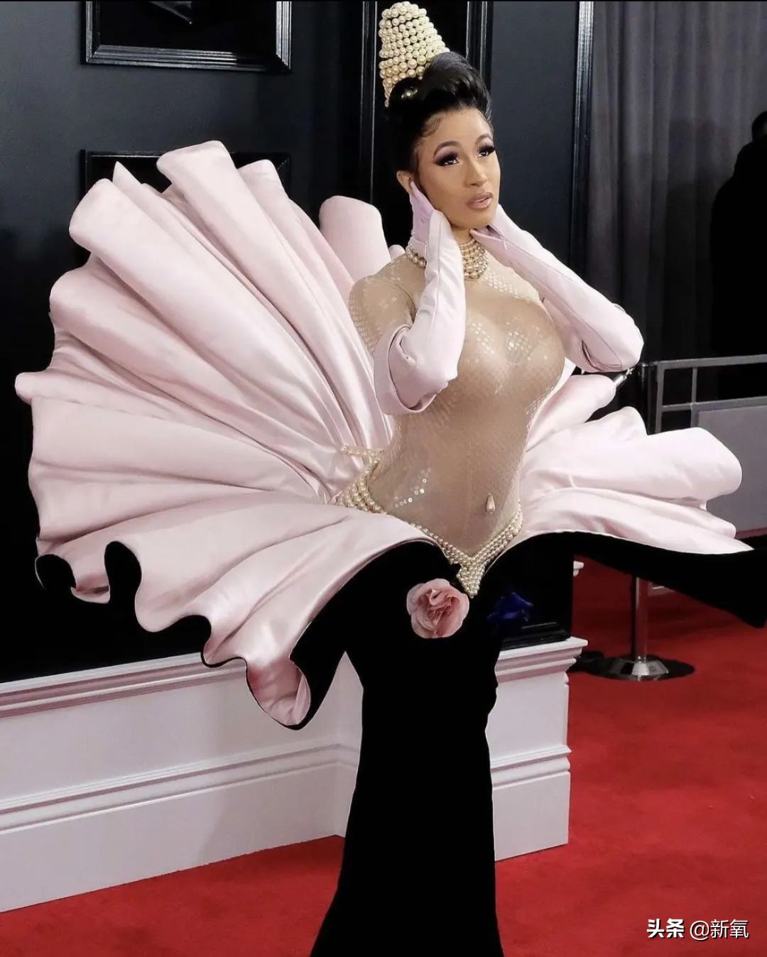 好拽！从贫民窟到顶奢代言人，骂卡戴珊是学人精…