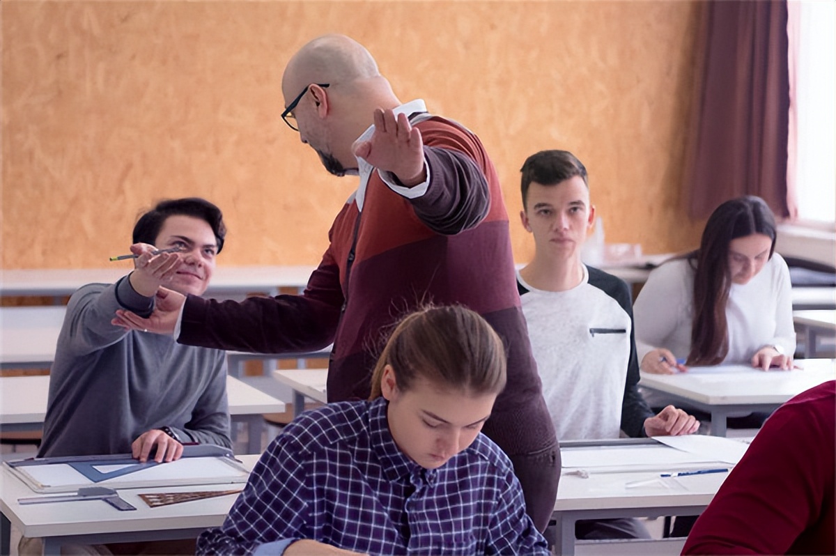 华人在芬兰生活的真实感受,芬兰的工资和物价有多高