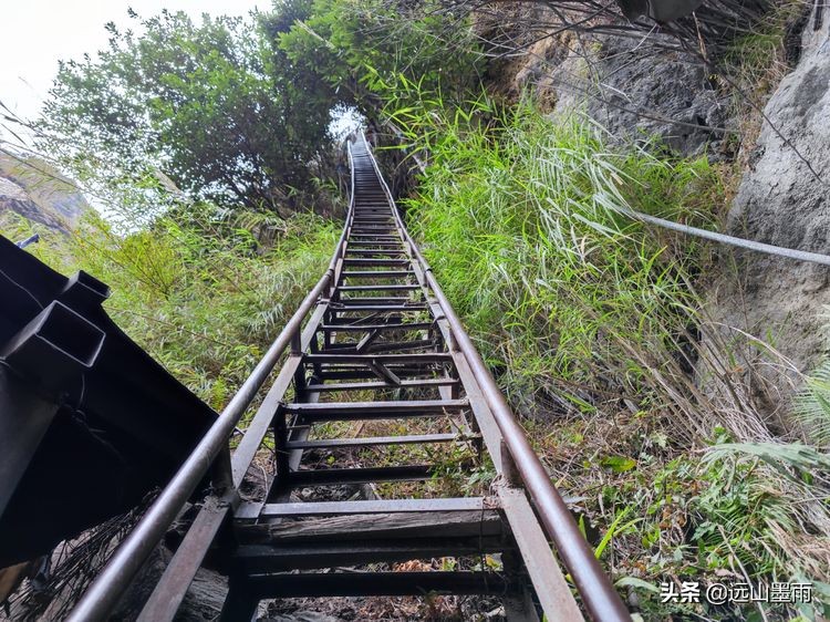 虎跳峡徒步最惊险的路段,虎跳峡高路徒步最难走路段