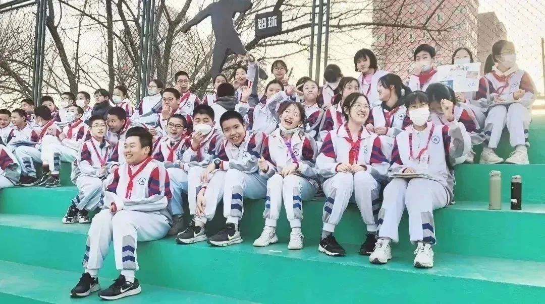 绿茵足球点亮梦想,绿茵点燃梦想