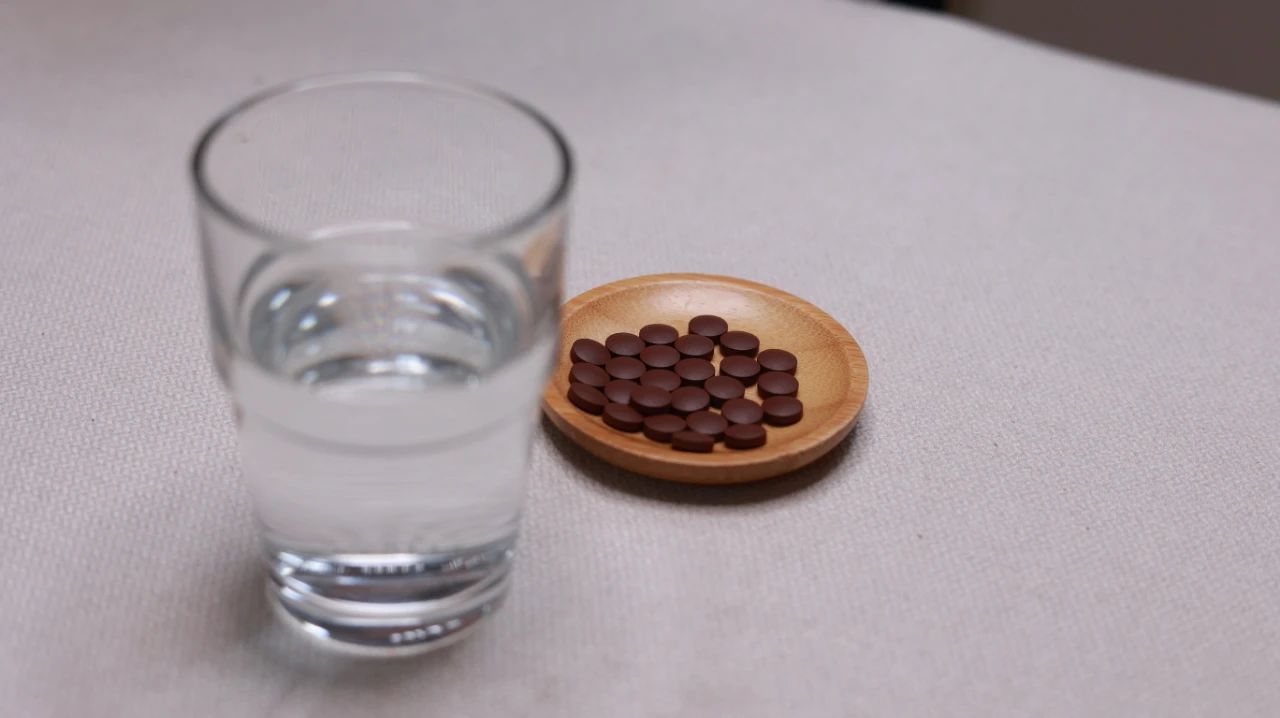 女生是如何摆脱痛经的,当女人痛经时应该怎样及时解决