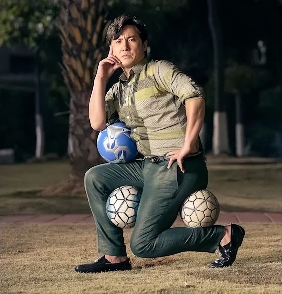 80后女球迷写了一本小说，让国足捧走了大力神杯！