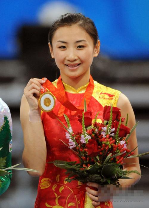 蹦床公主何雯娜和陈一冰,蹦床公主何雯娜夺冠