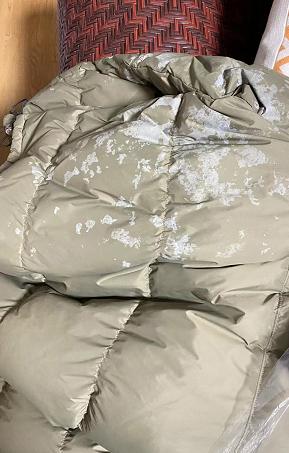 女子称6000多元的衣服被洗坏！商家：胶水不是你自己弄的吗？